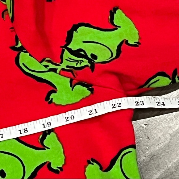 Forever 21 The Grinch Print Pullover - Size Large - Picture 12 of 14